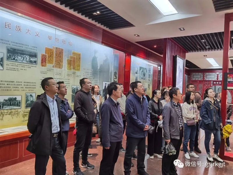 天水市政府金融辦、甘肅金控天水擔(dān)保公司、天水卓雅服飾公司黨支部聯(lián)合舉行主題黨日活動(dòng)